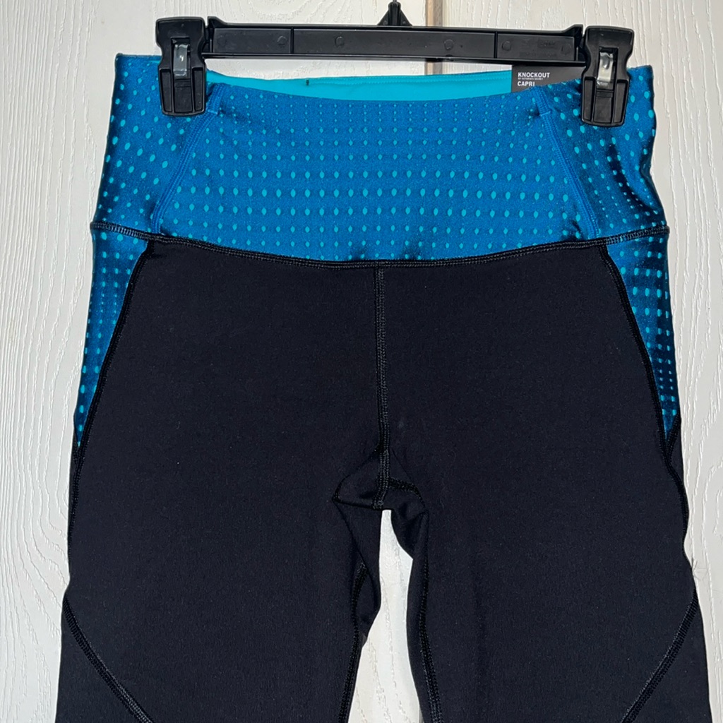 Victorias Secret Knockout Capri Leggings